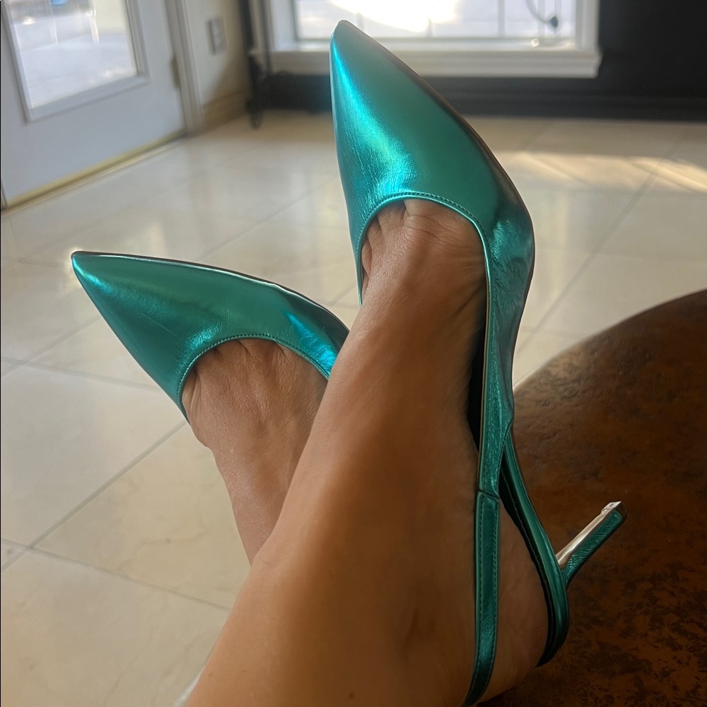 Geneve Metallic blue sling back pump 40 leather